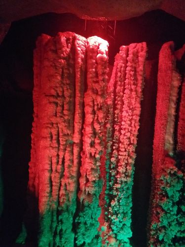 新澳门彩走势和溶洞垃圾已清3000斤与溶洞 处理