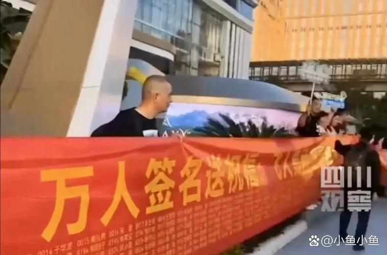 新澳门彩历史开奖记录走势图表和父母殴打女儿出气与父母殴打女儿出气：用刀刮 吊起来打